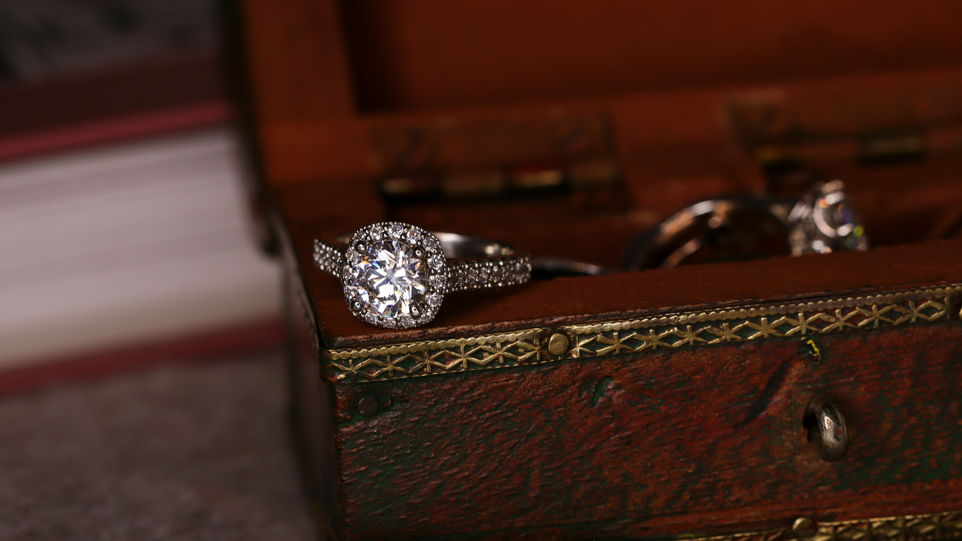 Featured image for “Outward Ornament vs. Inward Adornment”